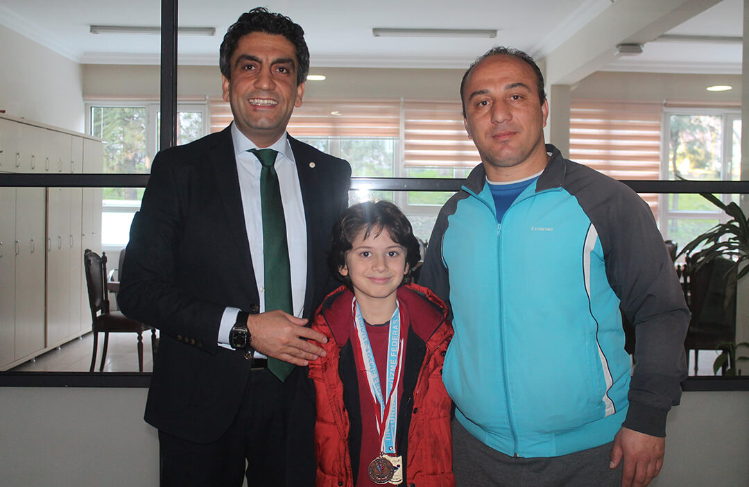 Öğrencimiz Vera Seyda Sarıkaya'dan Yüzmede İki İstanbul Şampiyonluğu